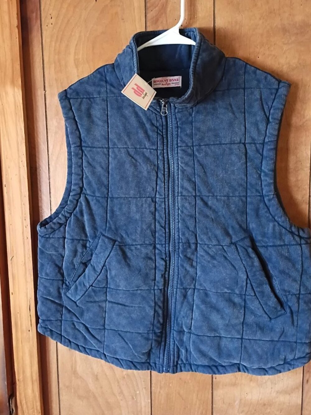 Discount Divas Soft Quilted Vest – Size Large – NWT